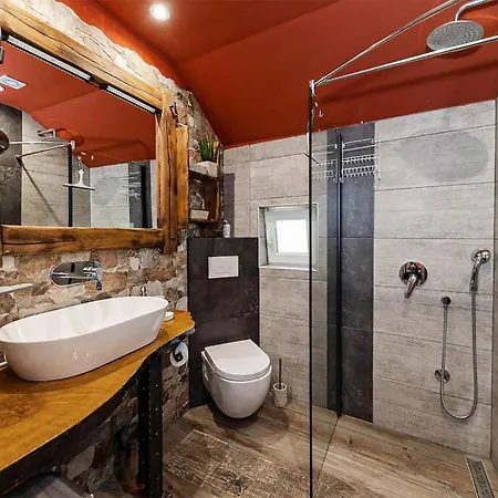 Gorgeous Home In Grizane-Belgrad Hébergement de vacances